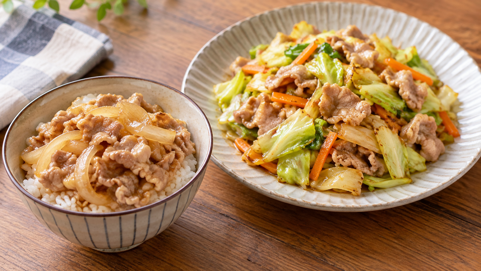 豚こまを使った野菜炒めと玉ねぎ入りの豚丼